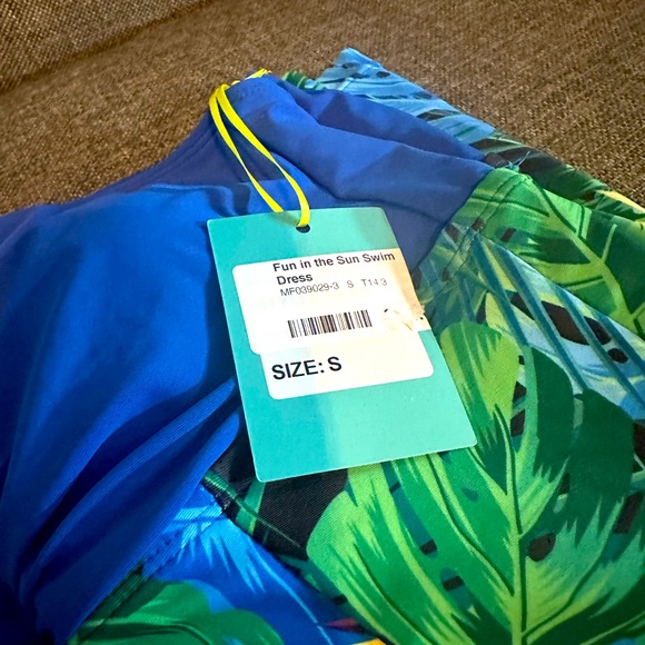 New with tags Size Small Fun in the Sun Swim dress - Picture 5 of 5